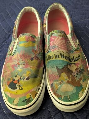 Alice in Wonderland Womans Slip-On Shoes - Multicolor Size 9 Made By Vans